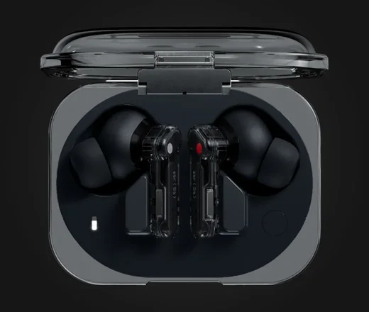 Nothing Ear (3a) in Schwarz mit transparentem Case