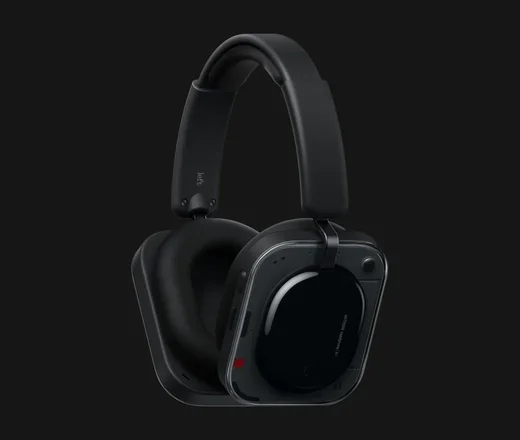 Nothing Headphone (a) in Schwarz, Dreiviertelansicht